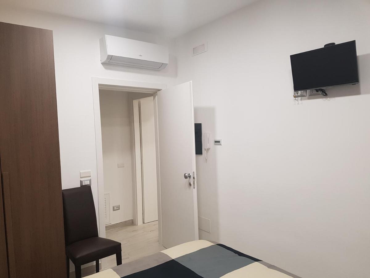 Guest House Via Milano 卡坦扎罗 外观 照片