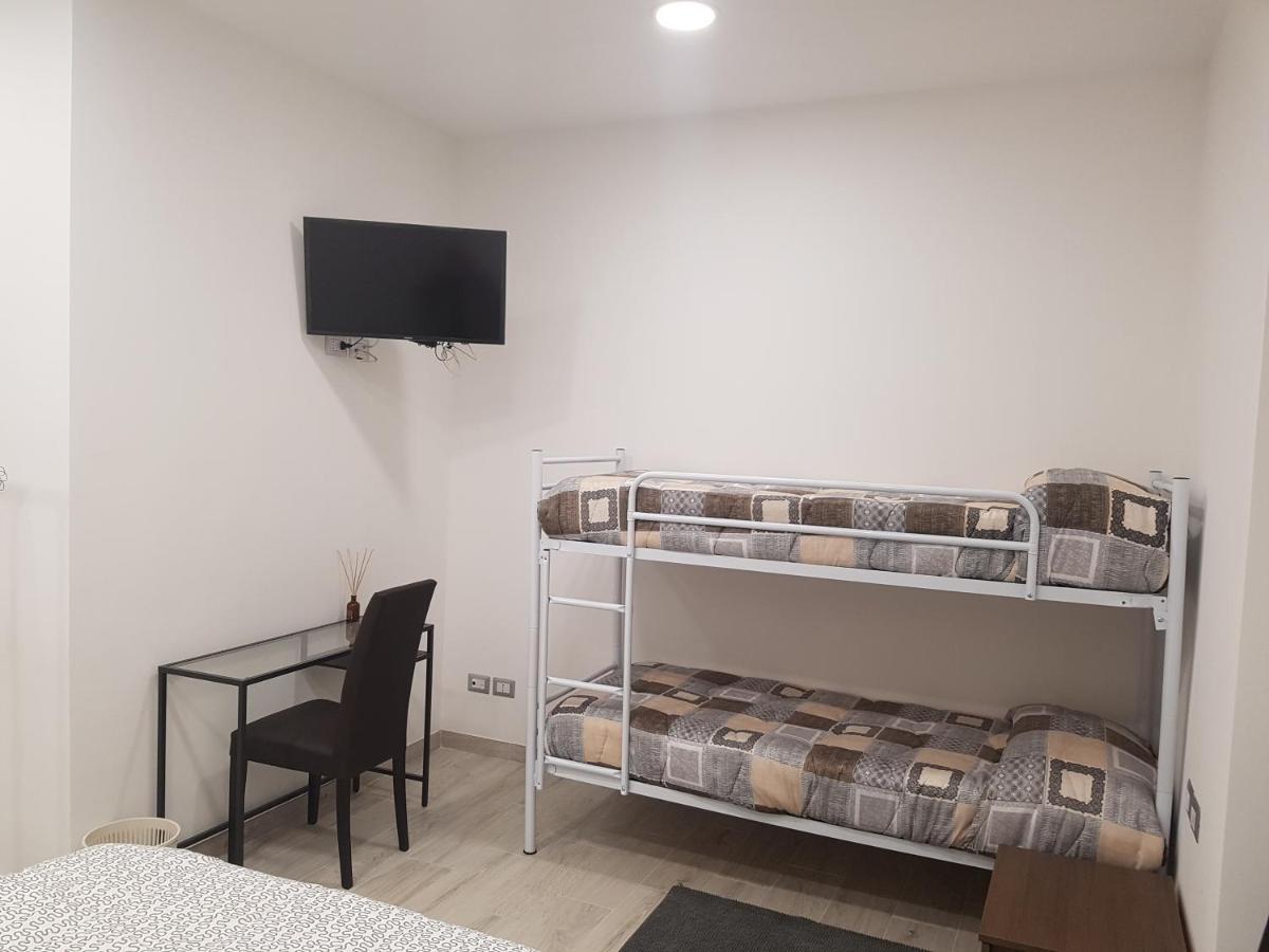 Guest House Via Milano 卡坦扎罗 外观 照片