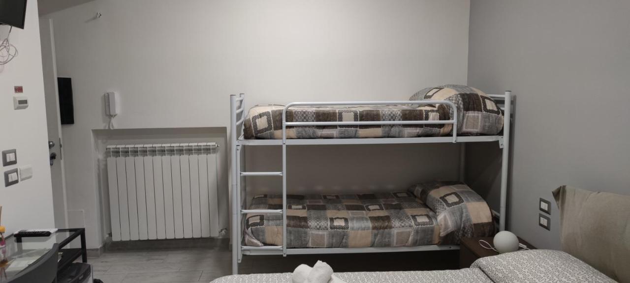 Guest House Via Milano 卡坦扎罗 外观 照片