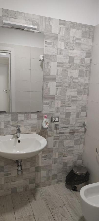 Guest House Via Milano 卡坦扎罗 外观 照片