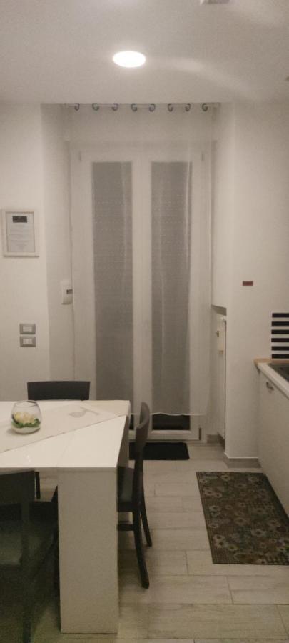 Guest House Via Milano 卡坦扎罗 外观 照片
