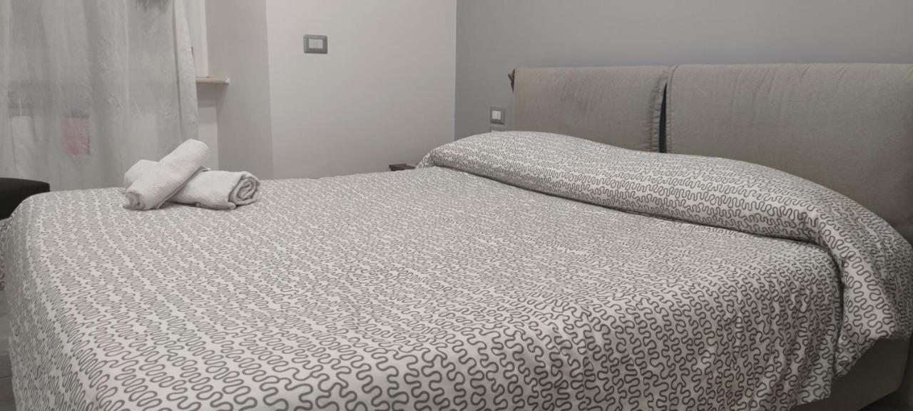 Guest House Via Milano 卡坦扎罗 外观 照片